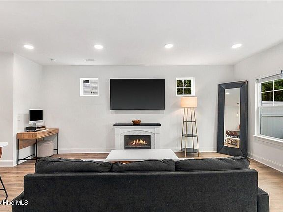 4th image of 391 James Street