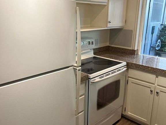 2nd image of 5831 S Waterbury Dr Unit B