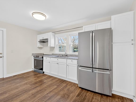 5th image of 416 E 18th St