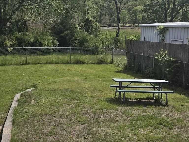 330 Elizabeth Ave — Photo 17