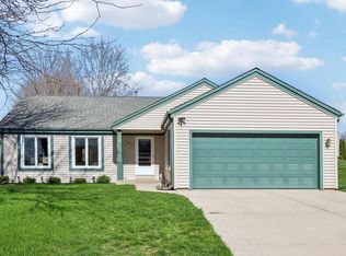 7622 S Mission Hills Dr, Franklin, WI 53132