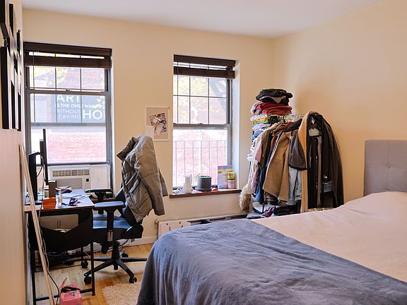 4th image of 301 W 19th St APT 22