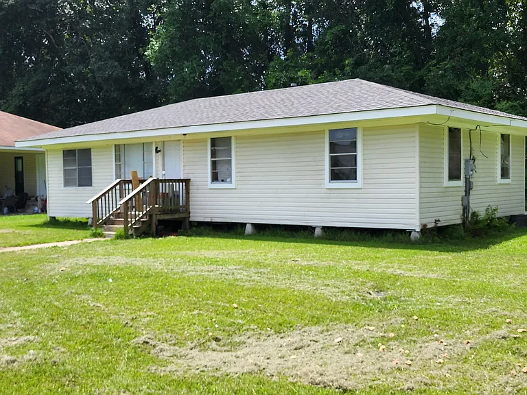 160 Bloomfield Loop — Photo 2