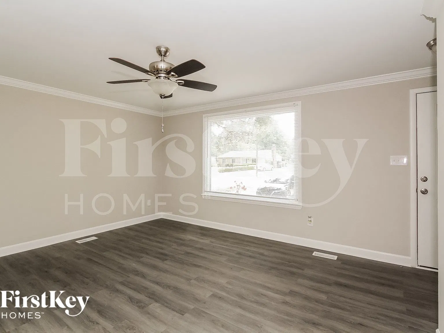 3 bed, 2.5 bath, 1387 sqft, $2,175 — Photo 3