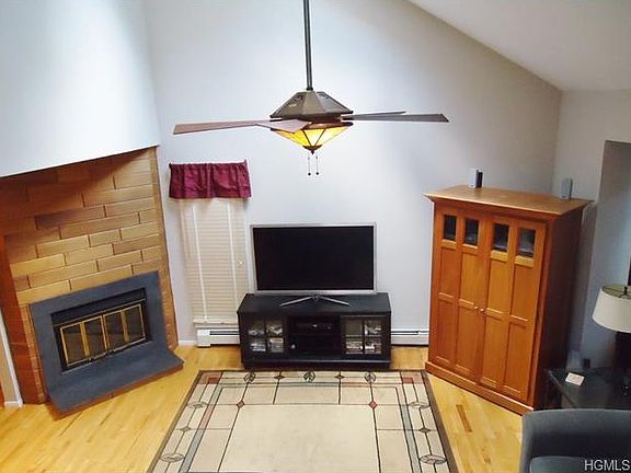 2nd image of 17 Braemar Ct #17