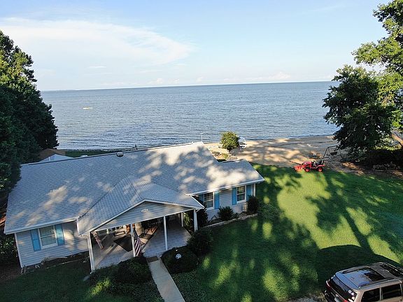 2nd image of 260 Bay Quarter Dr