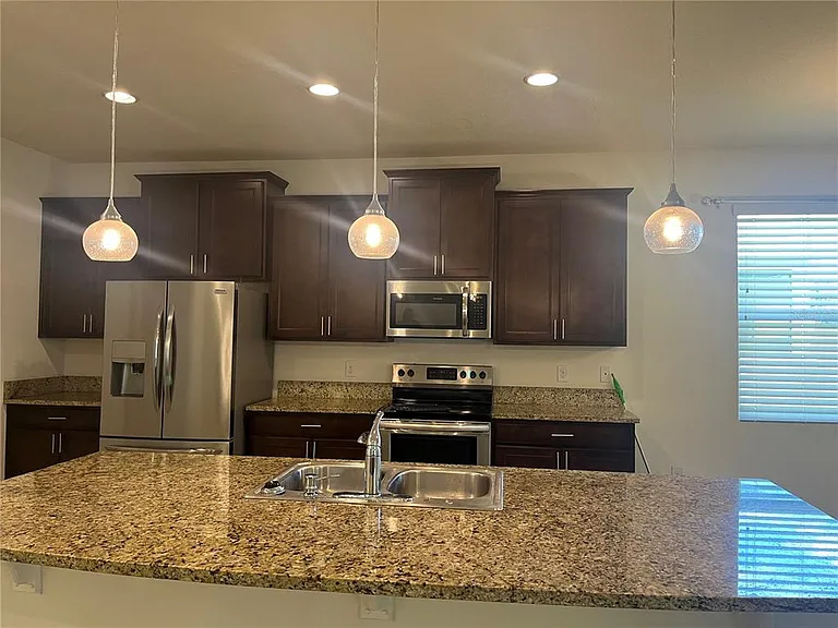 4552 SW 65th Pl — Photo 9