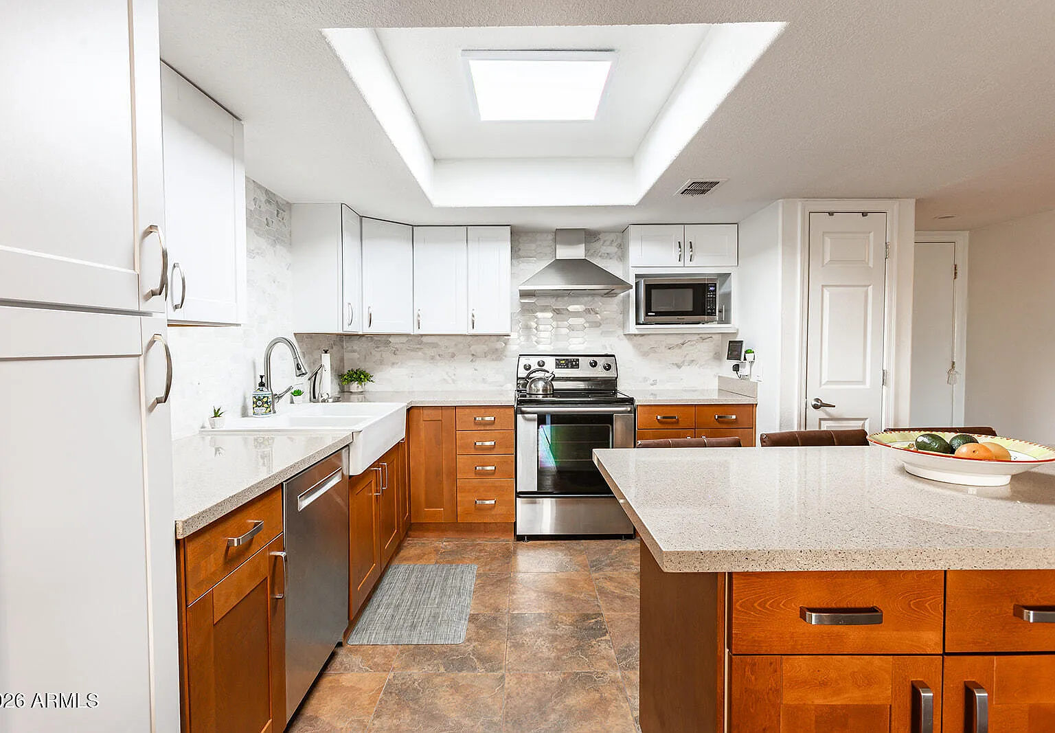 2 bed, 2.0 bath, 1200 sqft, $2,000 — Photo 3