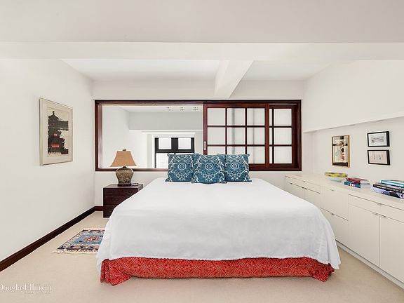 5th image of 135 W 70th St APT 7H