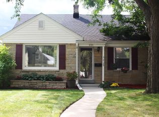 2129 W Kendall Ave, Glendale, WI 53209