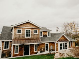 7 Ferry Ln, Branford, CT 06405