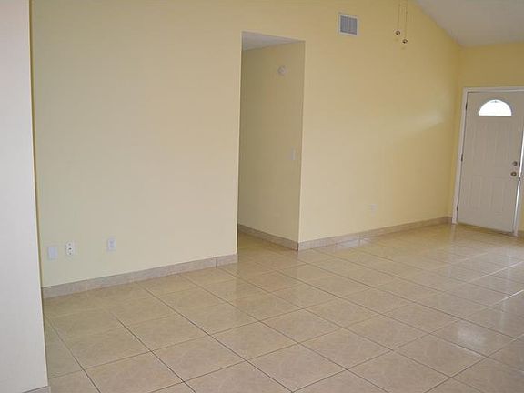 5th image of 2435 Trafalgar Dr #2