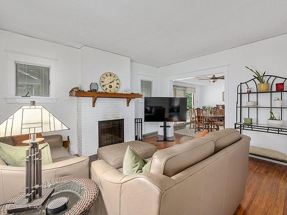 5th image of 219 W Oak Ave