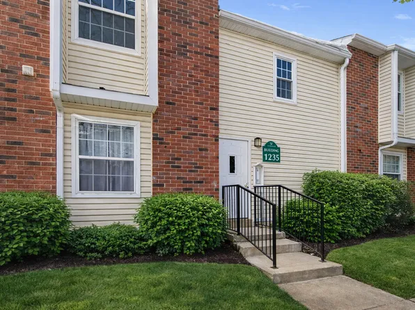1235 Wyndham Ct APT 203, Palatine, IL 60074
