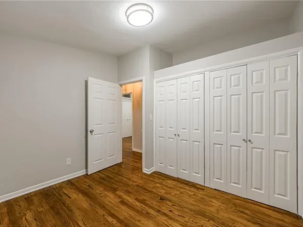 2705 NW 86th St, Kansas City, MO 64154