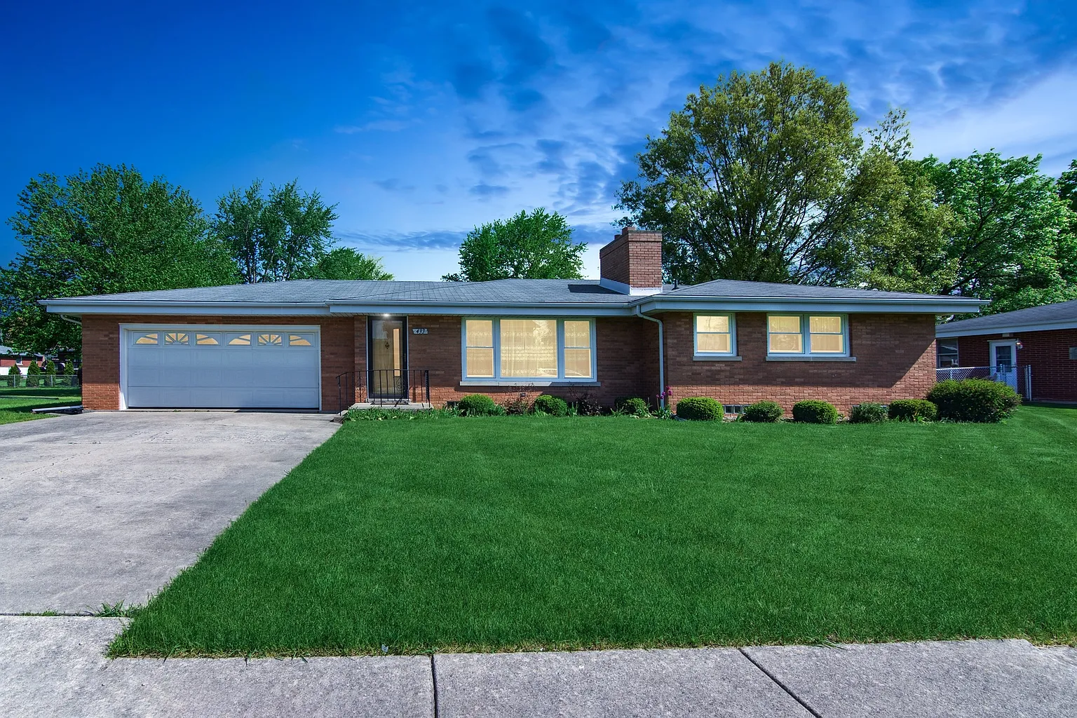 433 Miller St photo 1