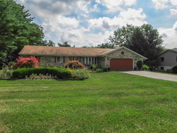 2nd image of 5709 Pineview Dr
