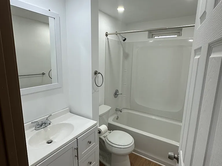 292 Rumbold Ave #3 — Photo 13