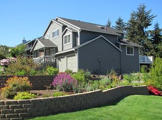 6927 119th Pl SE, Newcastle, WA 98056