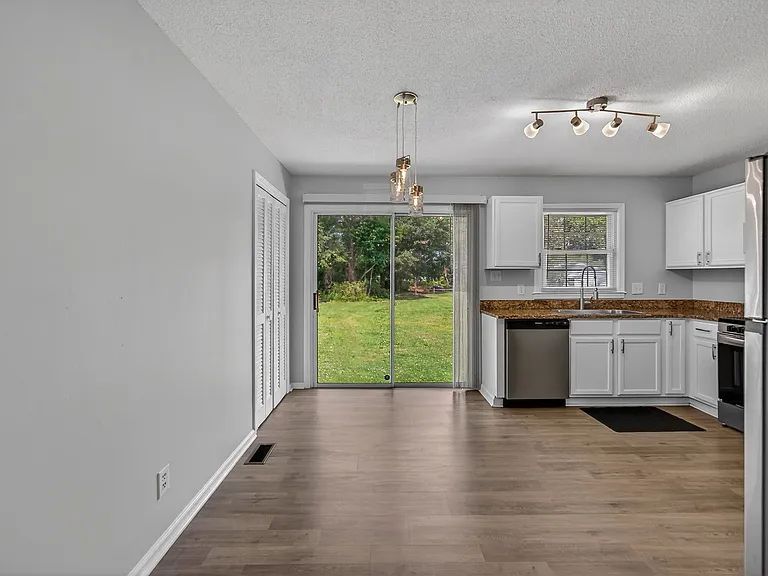 2527 Country Club Rd — Photo 6