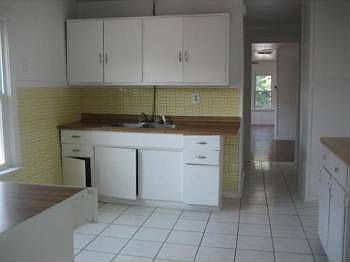 4th image of 4221 N Hamlin Ave