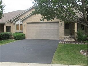 2nd image of 9S231 Clarenbrook Ct