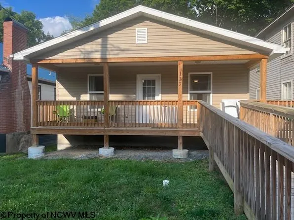 137 Church St, White Sulphur Springs, WV 24986