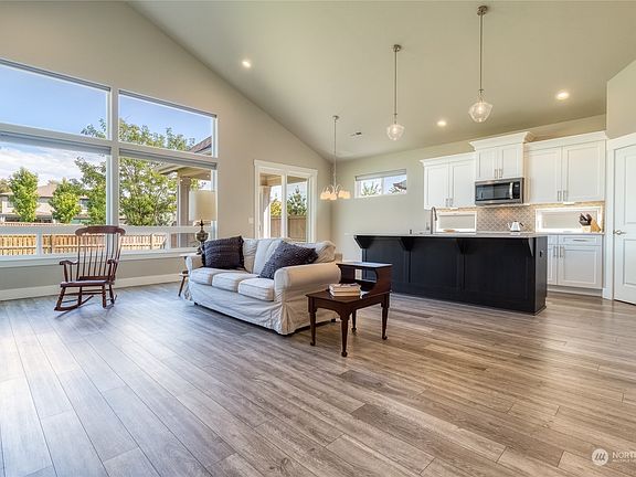 4th image of 347 Chardonnay Court