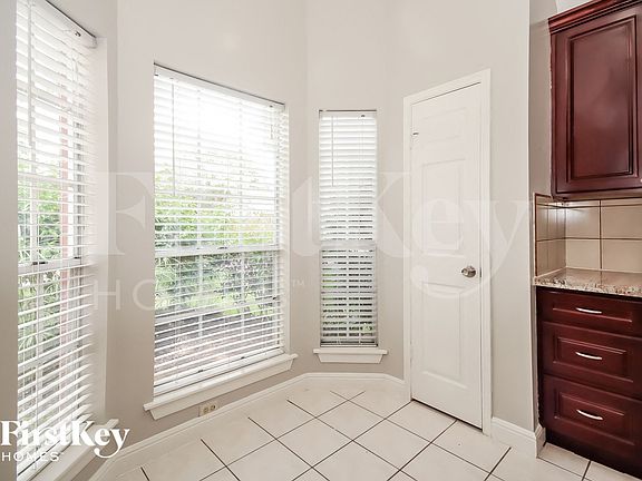 4th image of 14703 Saint Cloud Dr