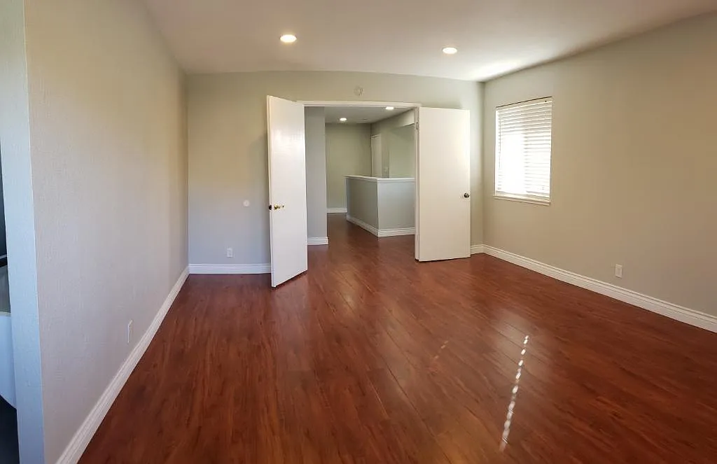 4 bed, 2.5 bath, 2219 sqft, $5,350 — Photo 4