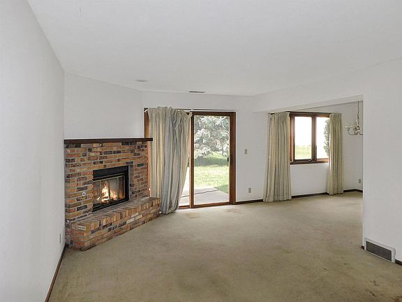 4th image of 732 Tulip Ln
