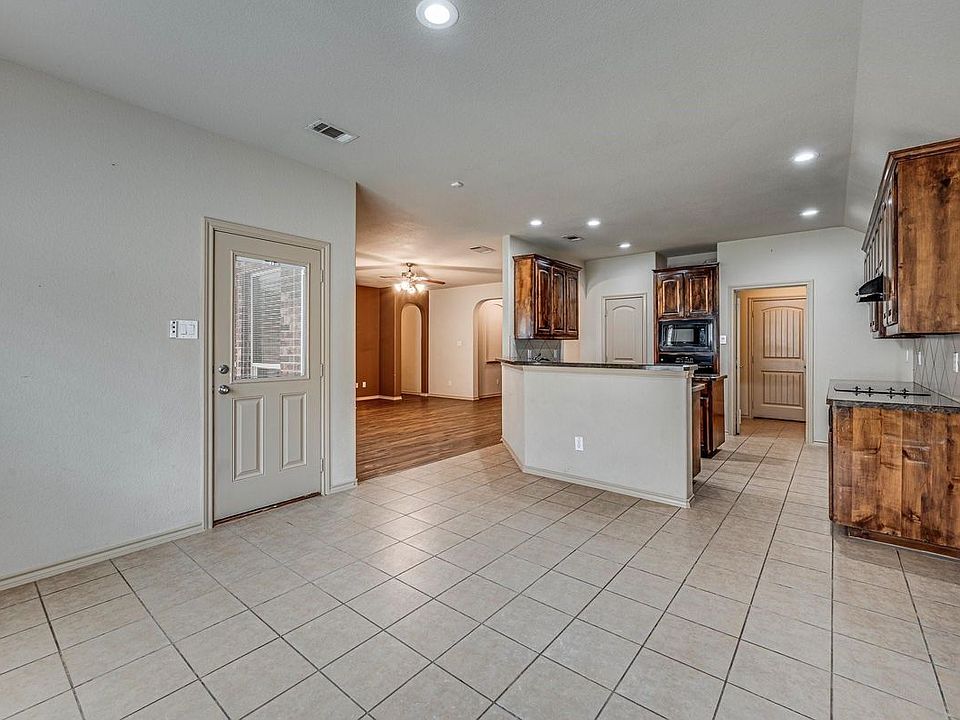 2nd image of 1114 Walter Stephenson Rd