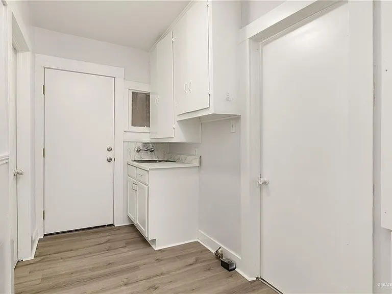 1400 N Dunlap Ave — Photo 10