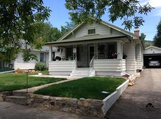 405 N 6th St, Hot Springs, SD 57747
