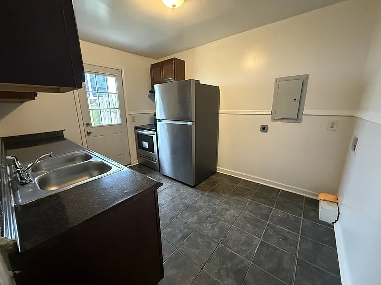 1109 Meharry Blvd — Photo 5