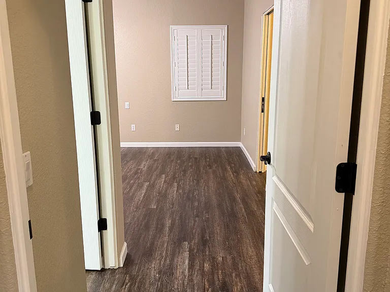 Hallway to primary suite