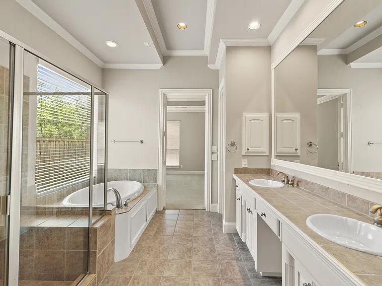 3240 Forestbrook Dr — Photo 14