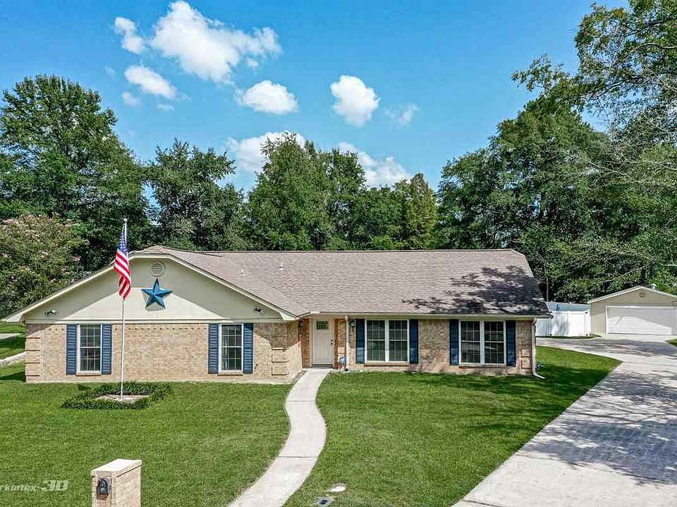 1st image of 24 Pine Burr Cir
