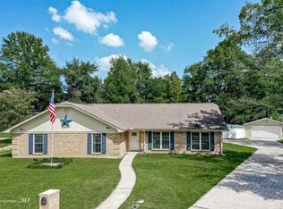 24 Pine Burr Cir, Marshall, TX 75672