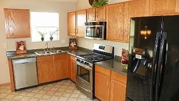 4th image of 5523 Glenchester Dr