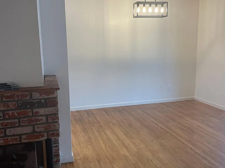 1611 W Hill Ave — Photo 8