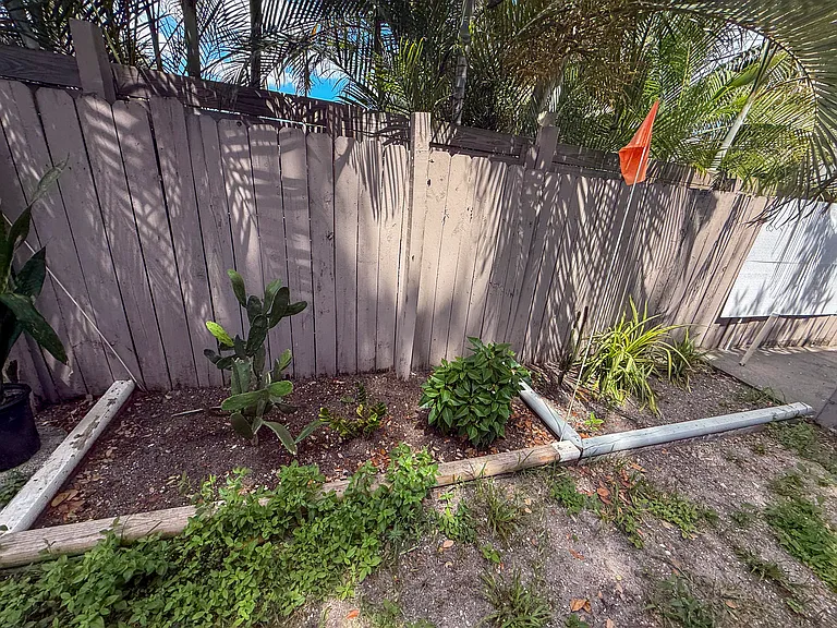 5627 Simms St — Photo 42