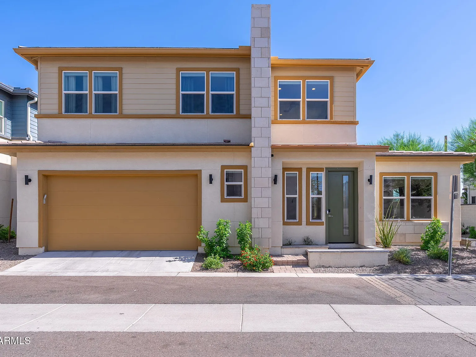 4 bed, 3.5 bath, 2511 sqft, $8,500 — Photo 1