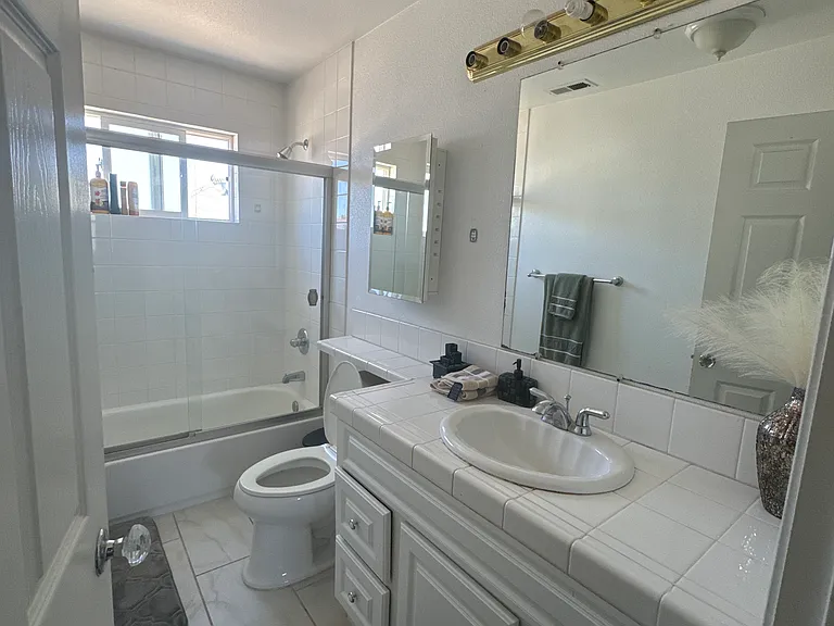 390 Monroe St — Photo 8