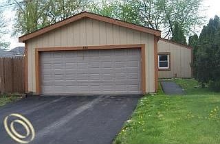 3rd image of 2182 Dunwoodie St