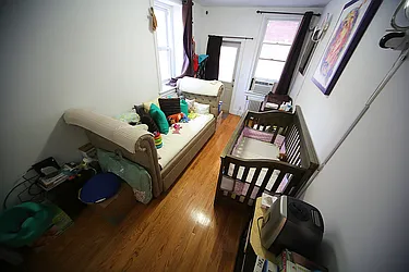 Rented by Metropolitan Realty