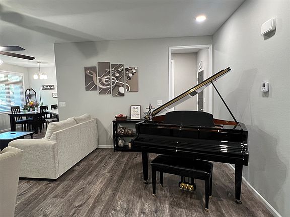 4th image of 1410 Highland Pointe Way
