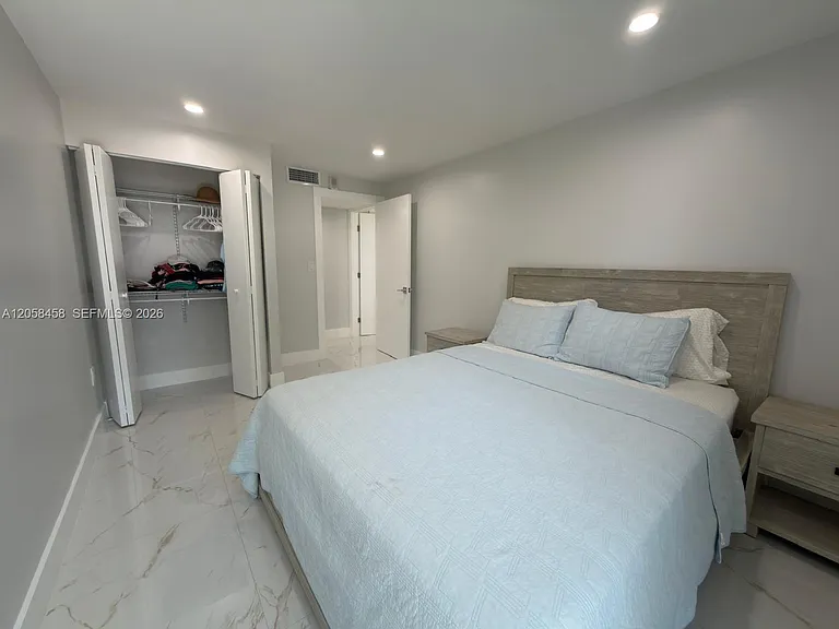 1800 Collins Ave #3H — Photo 14