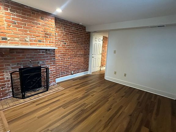 3rd image of 2128 Alpine Pl Floor 1