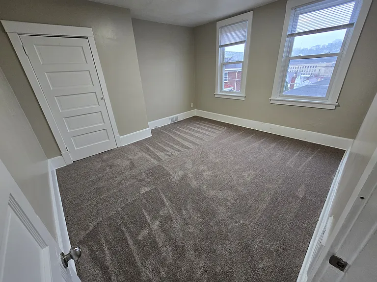 906 Gibson St — Photo 10